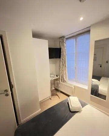 Capsule hotel Olit Cathedrale *
